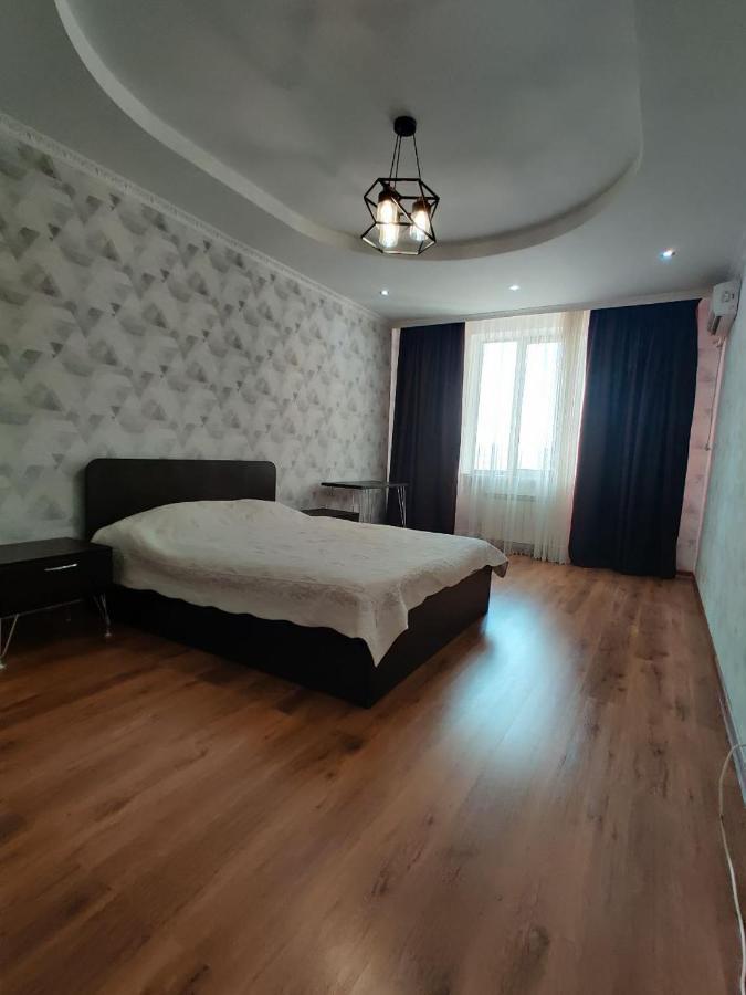 Комната В 4Х Комнатной Квартире Almatý Exterior foto