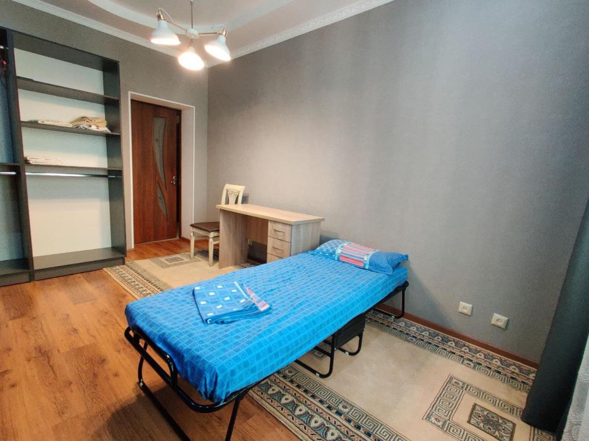 Комната В 4Х Комнатной Квартире Almatý Exterior foto